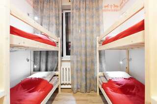 Гостиница  Очарованный Странник Сергиев Посад Место на двухъярусной кровати в общем 10-местном номере для мужчин-1